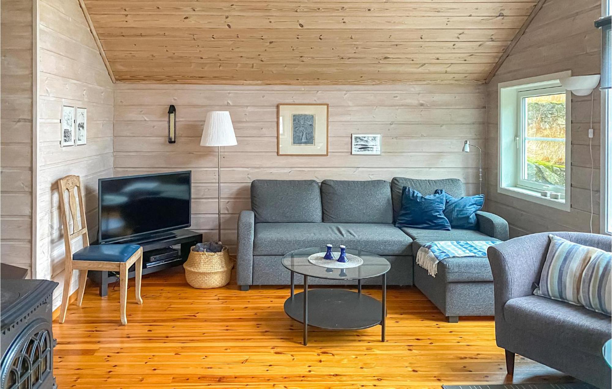 2 Bedroom Stunning Home In Lyngdal Exterior photo